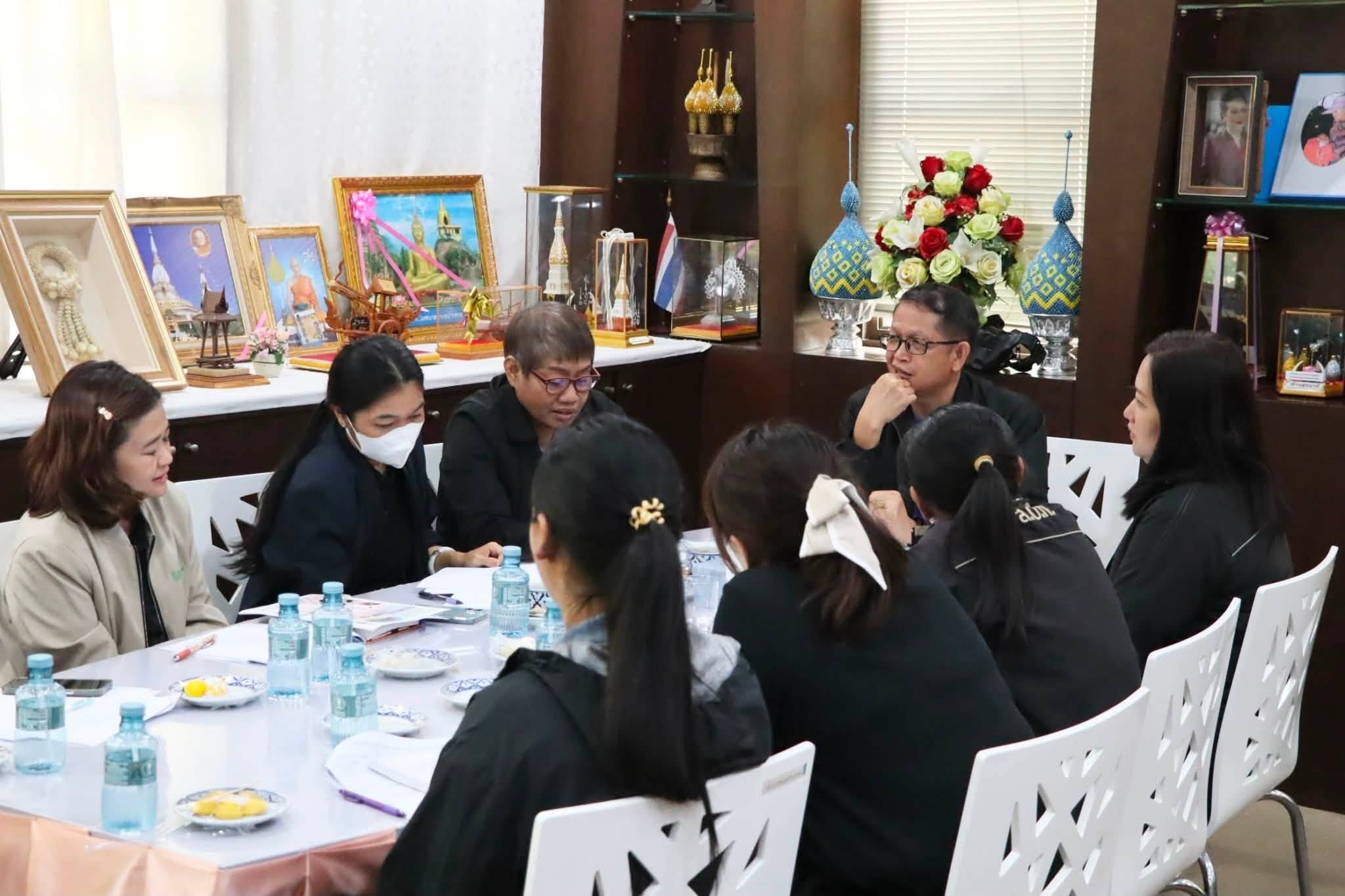 title - ผู้ตรวจราชการกรม สำนักงานการปฏิรูปที่ดินเพื่อเกษตรกรรม (ส.ป.ก.) ประชุมตรวจราชการและติดตามความก้าวหน้าผลการดำเนินงานของศูนย์ส่งเสริมและพัฒนาอาชีพเสริมนอกภาคการเกษตร ประจำปีงบประมาณ 2569 ณ ศูนย์ส่งเสริมและพัฒนาอาชีพเสริมนอกภาคการเกษตร